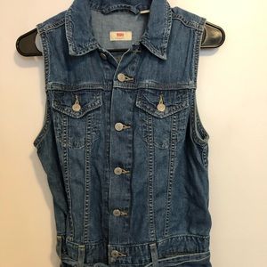 Levi’s blue denim sleeveless jumpsuit